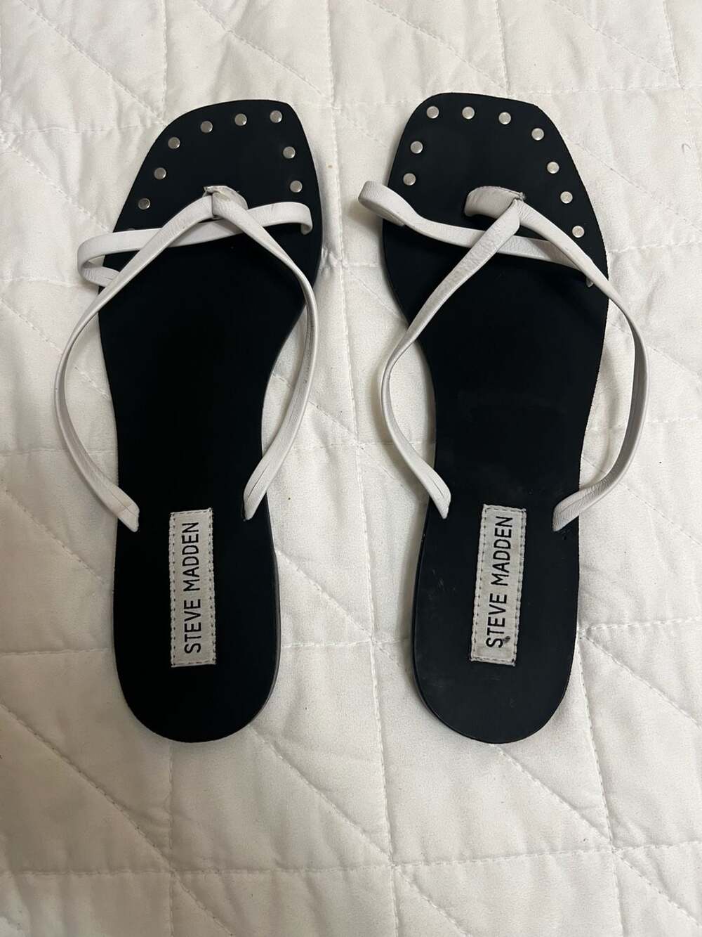 Steve Madden Brista Studded Flat Sandals Black and White Size 7.5